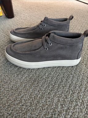 Old Navy Gray Suede-Look Kids Lace-Up Casual Sneakers